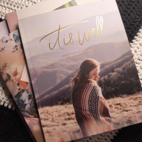 The Daily Grace Co. Biblie Study Set - Picture 4 of 5